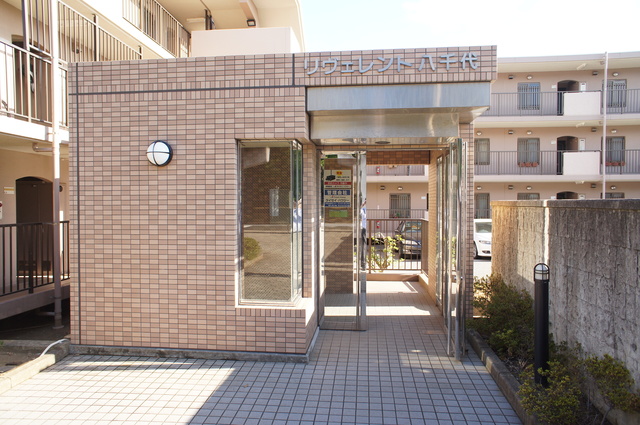 エントランス　外観2