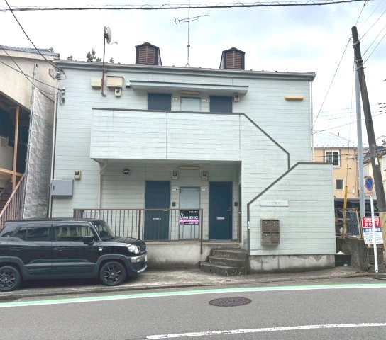 建物外観　道路に面した建物