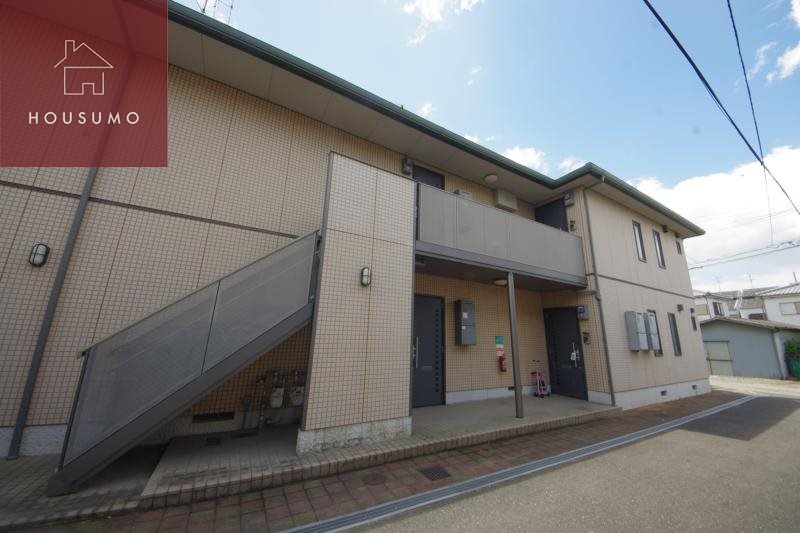 エントランス　落ち着いたエントランスです