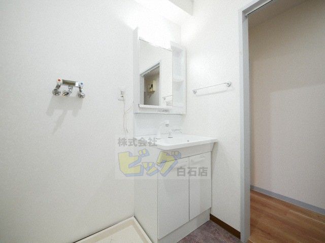 洗面設備　人気設備のシャンプードレッサーを完備しています♪