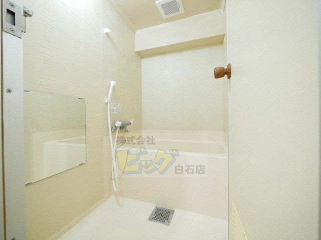 バス・シャワールーム　広々とした浴室で快適なお風呂です♪