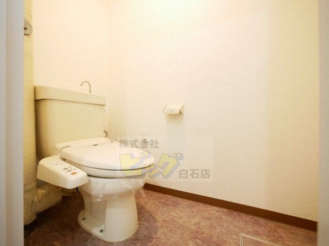 トイレ　いつも清潔・ウォシュレット完備しています♪