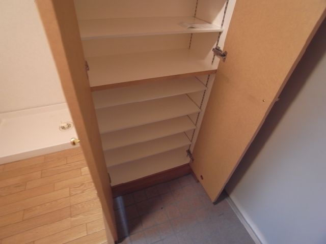 玄関　別部屋参考写真。