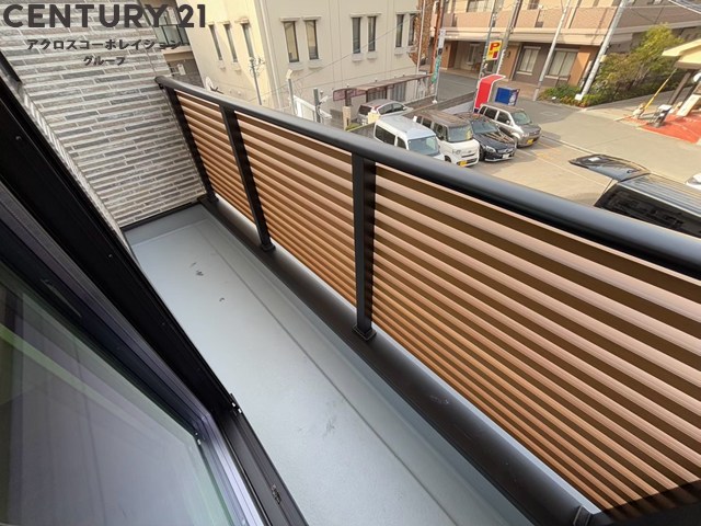 洗面設備　三面鏡付きの洗面化粧台あり☆隣に洗濯機がおけるスペースもあり