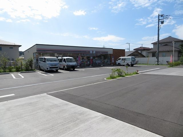 コンビニ　セブンイレブン（コンビニ）まで850m