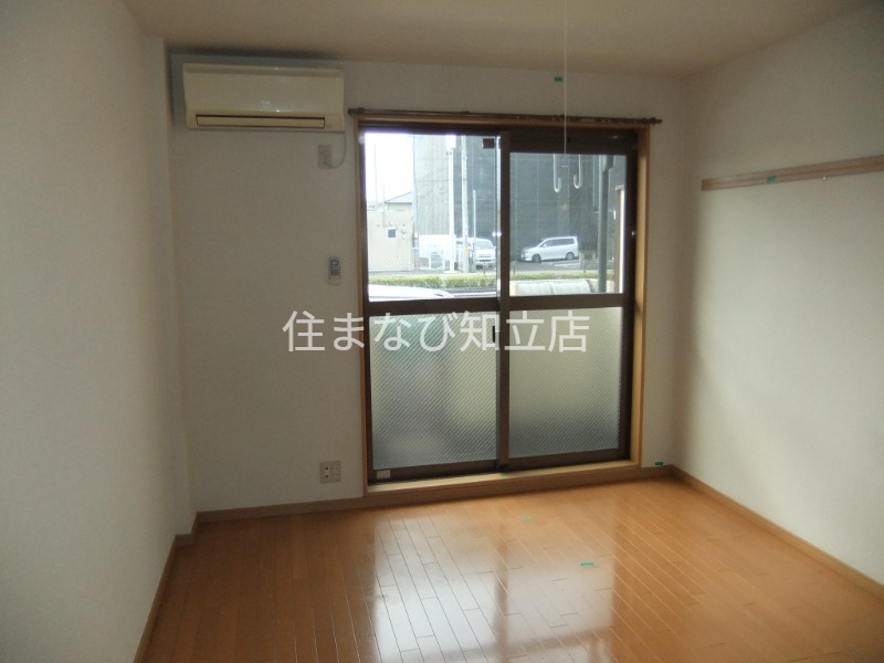 居室・リビング　同型別部屋写真