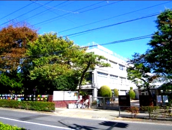 小学校　松ケ丘小学校（小学校）まで394m