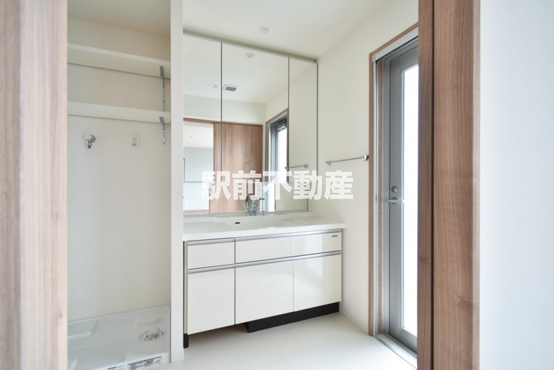 洗面設備　オシャレな洗面台