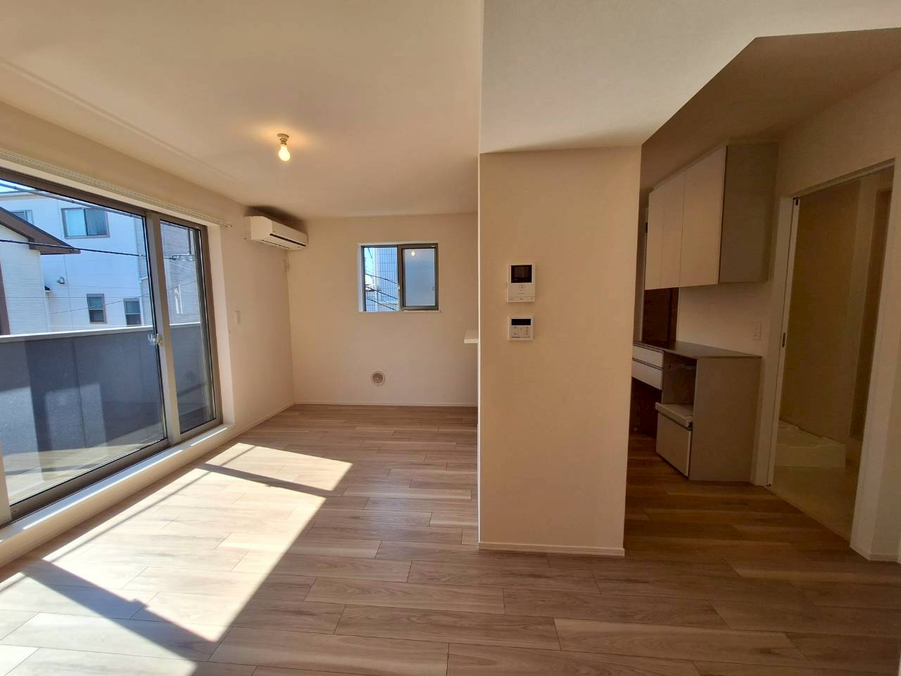 居室・リビング　★回遊性のあるキッチンです★