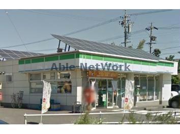 コンビニ　ファミリーマート小垣江西店（コンビニ）まで405m