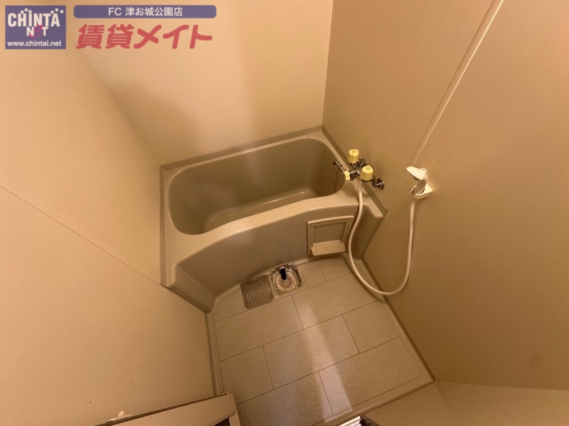 バス・シャワールーム　同じ物件、別部屋の写真です