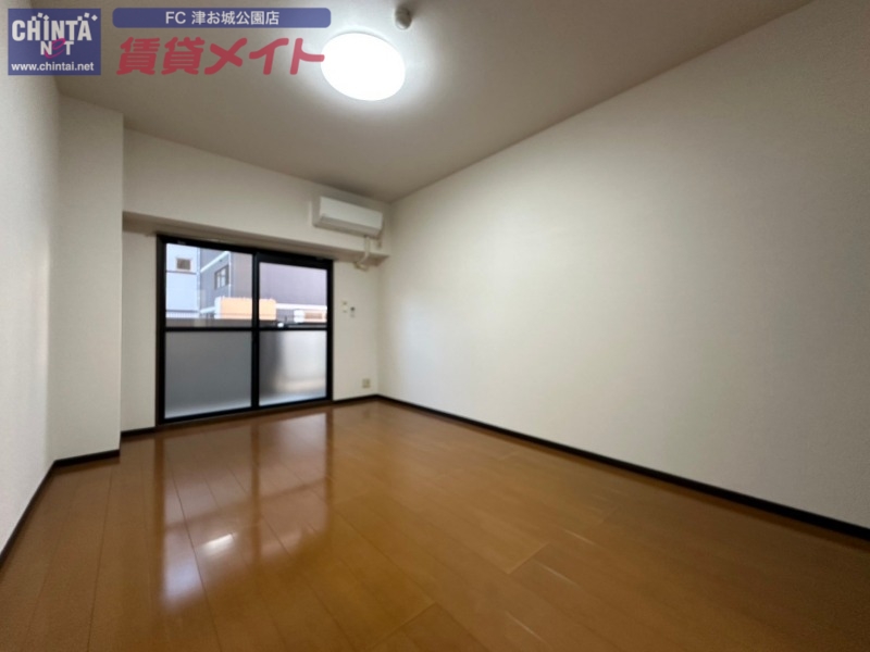 居室・リビング　同じ物件、別部屋の写真です