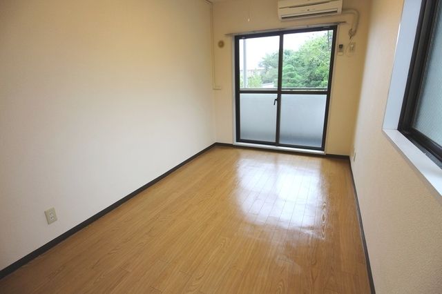 居室・リビング　※別号室参考写真です※