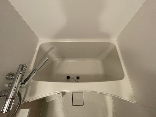 バス・シャワールーム　モデル写真