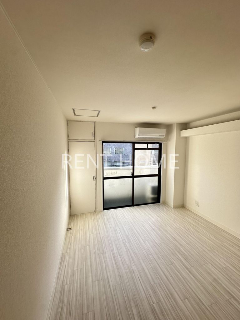 居室・リビング　洋室7.3帖です。