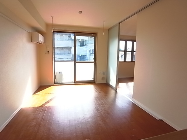 居室・リビング　リビング