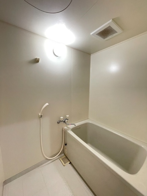 バス・シャワールーム　日々の疲れを癒すお風呂です♪