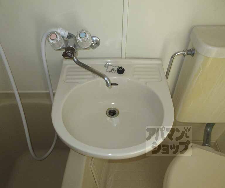 洗面設備　使いやすい洗面台です