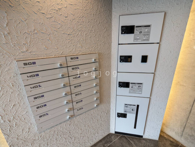 その他　宅配ボックスと集合ポスト