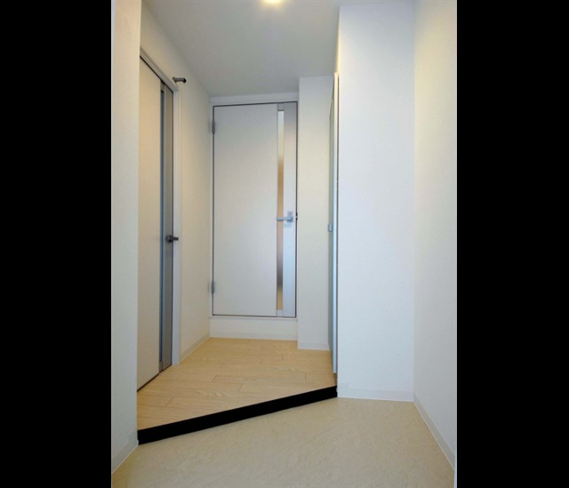 玄関　写真はイメージです。 色仕様は現況優先になります