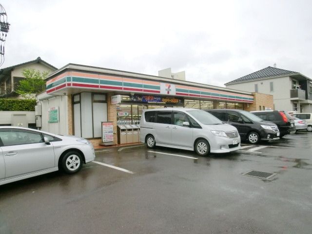 コンビニ　セブンイレブン（コンビニ）まで1300m