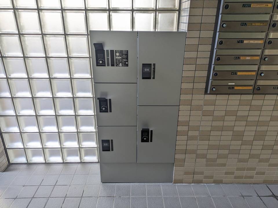 エントランス　宅配ボックス