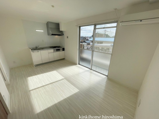 居室・リビング　写真は別のお部屋です。