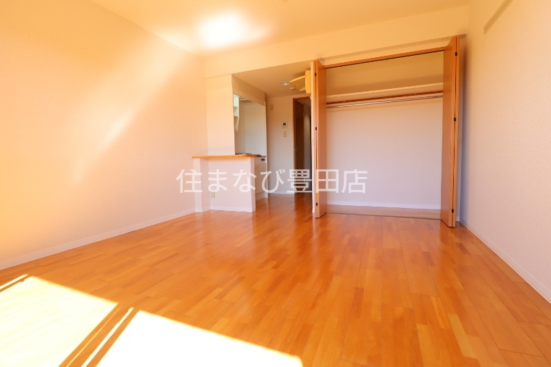 居室・リビング　同型別部屋写真