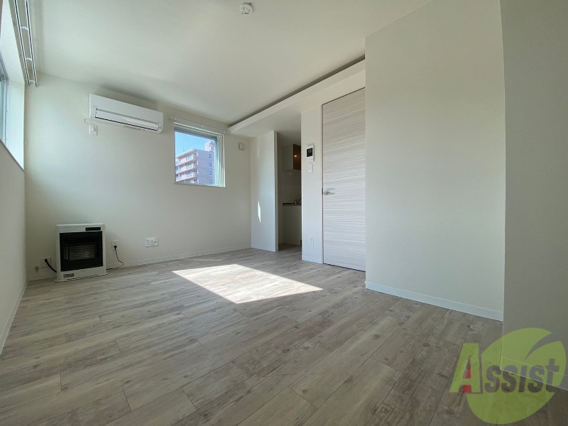 居室・リビング　広くてきれいなリビングです！快適に過ごせそうですね。