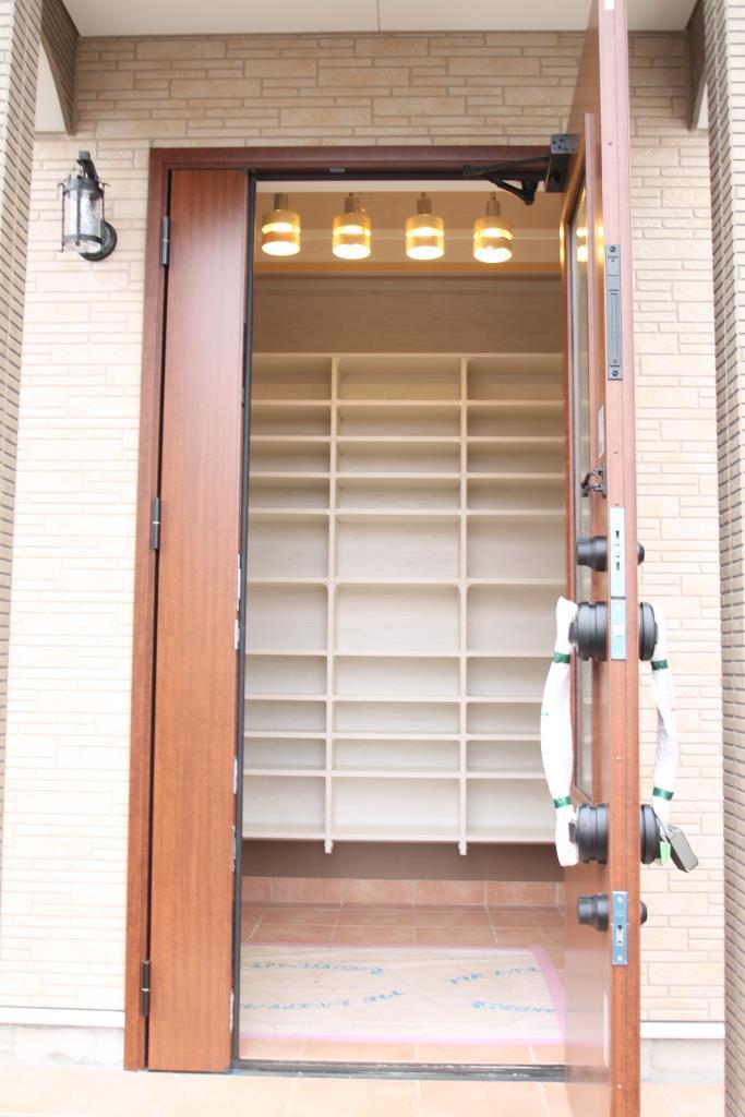 玄関　大容量のシューズボックス