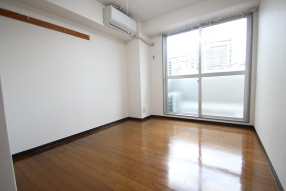 居室・リビング　※他部屋の写真です。