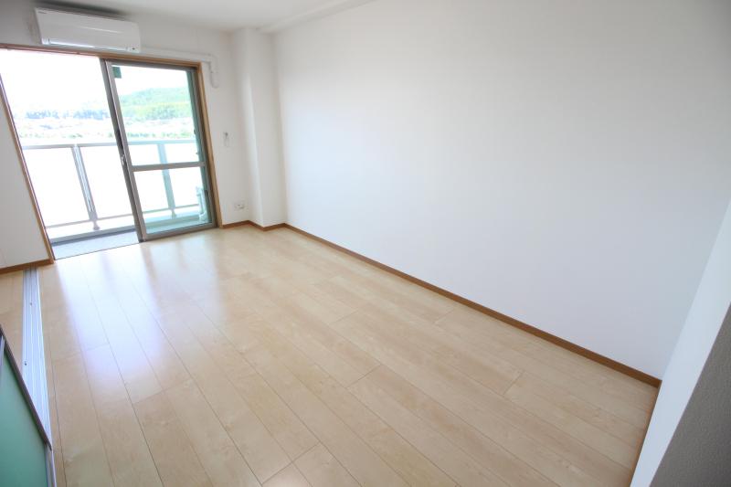 その他設備　リビングにエアコン付き