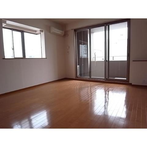 居室・リビング　室内