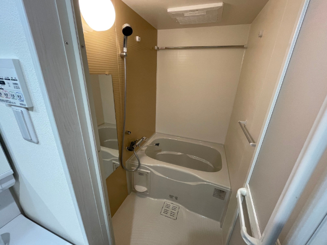 バス・シャワールーム　浴室乾燥機あります