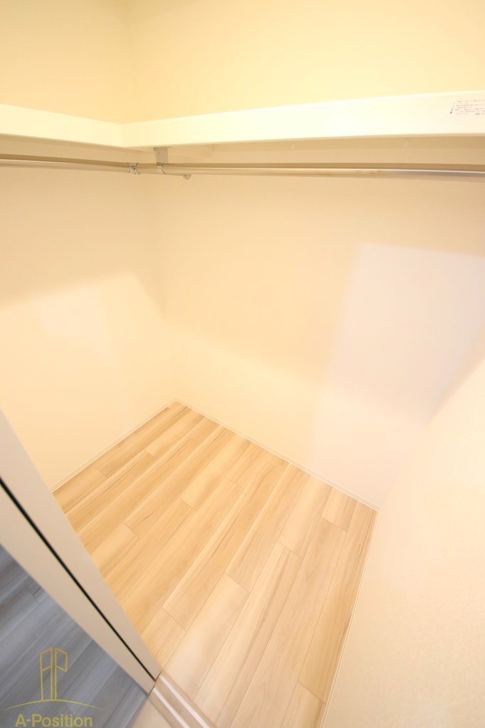 収納　セレニテ堺筋本町リアン