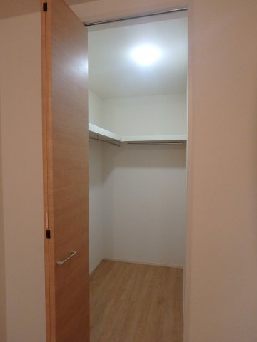 収納　たっぷりと収納できる「ウォークインクローゼット」