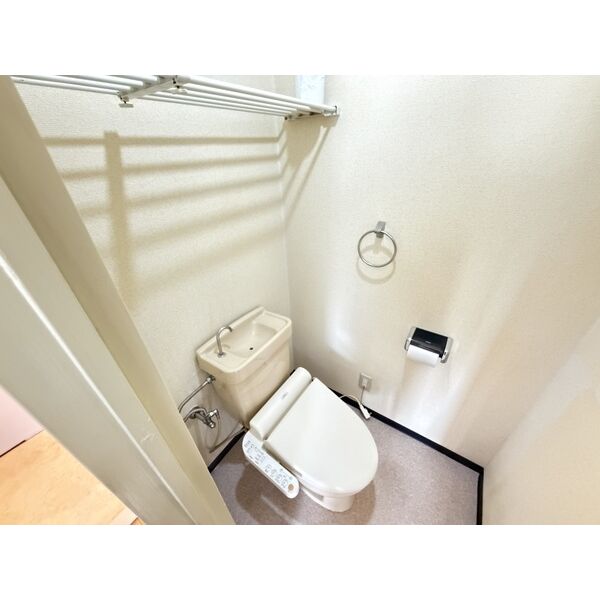 トイレ　別室の参考写真です。※現況優先