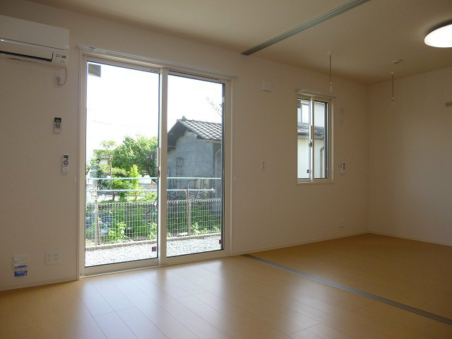 居室・リビング　101号室の写真です