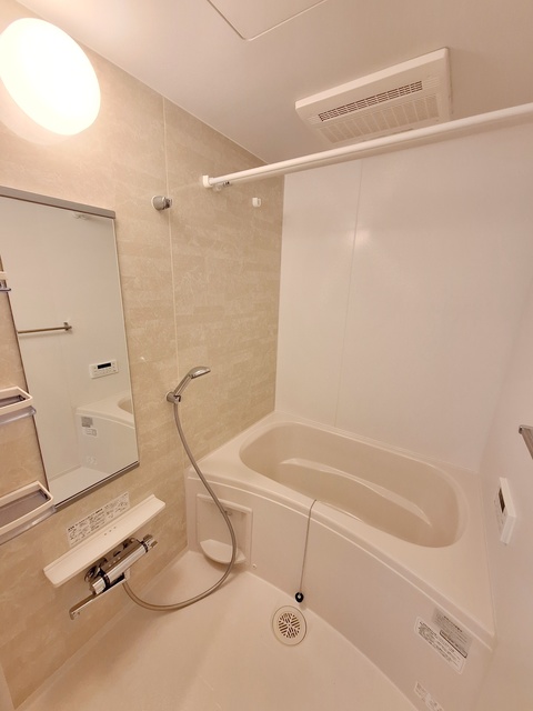 バス・シャワールーム　★浴室乾燥・追焚つきバスルーム★