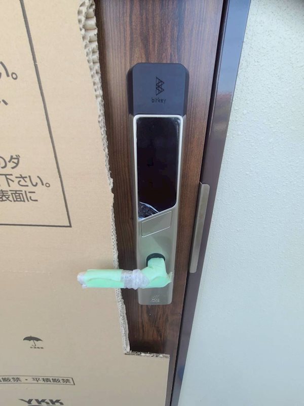 玄関　玄関鍵は暗証番号式