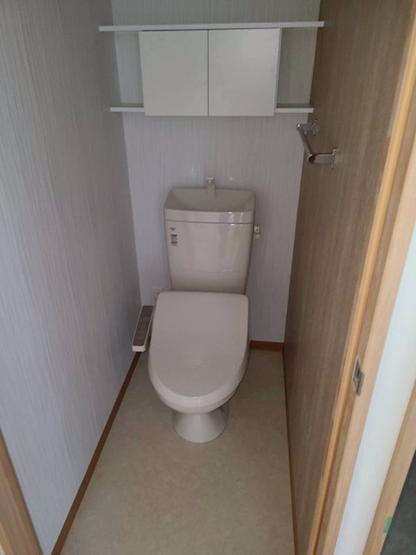 トイレ　トイレは温水洗浄便座完備