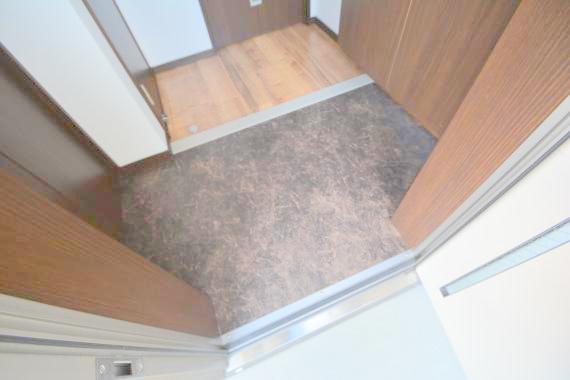 玄関　落ち着いたおしゃれな玄関です。