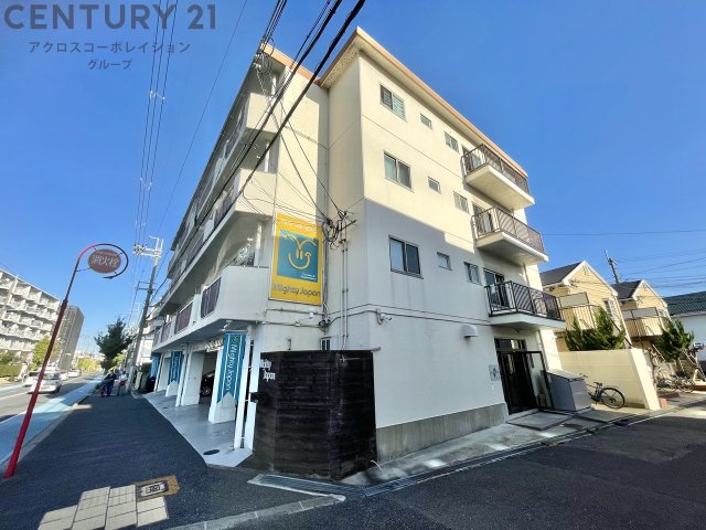 建物外観　モニター付きインターホンで安心♪