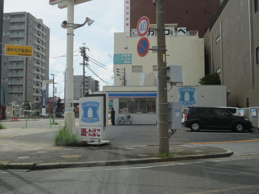 コンビニ　ローソン一宮駅西店（コンビニ）まで158m