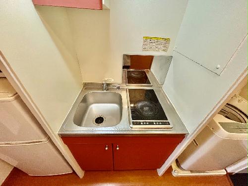 キッチン　設備・仕様は号室により異なる為、現況を優先いたします。