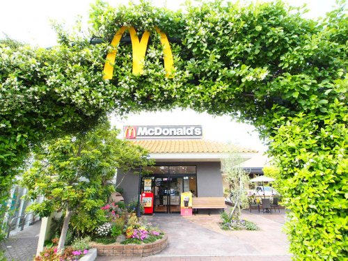 飲食店　マクドナルド（飲食店）まで762m