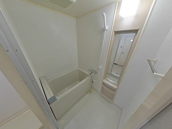 バス・シャワールーム　※別部屋のお写真でございます。