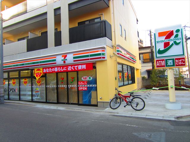 コンビニ　セブンイレブン 荒川1丁目店（コンビニ）まで107m