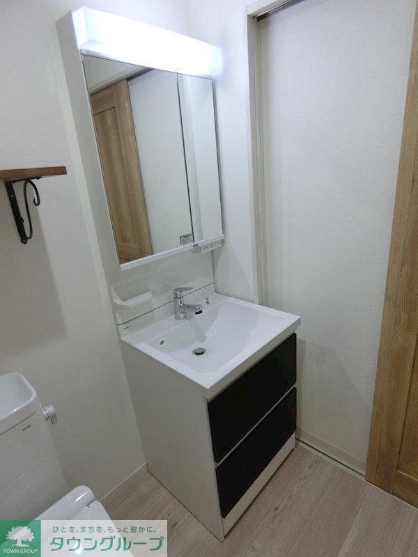 洗面設備　独立洗面台を完備し、朝の身支度が快適です♪