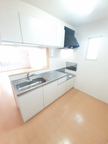 キッチン　コンパクトなキッチンで掃除もラクラク